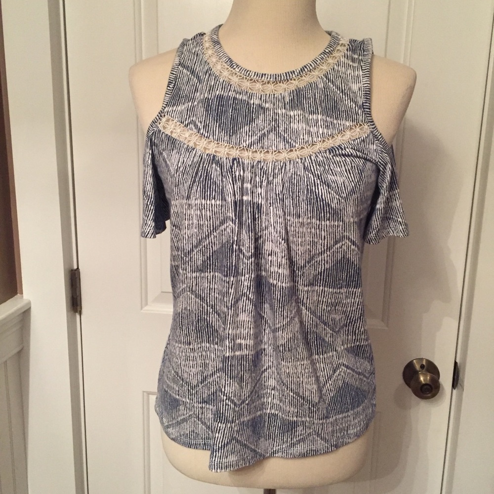 THML ANTHROPOLOGIE TOP TEE COLD SHOULDER BLUE WHITE Size S